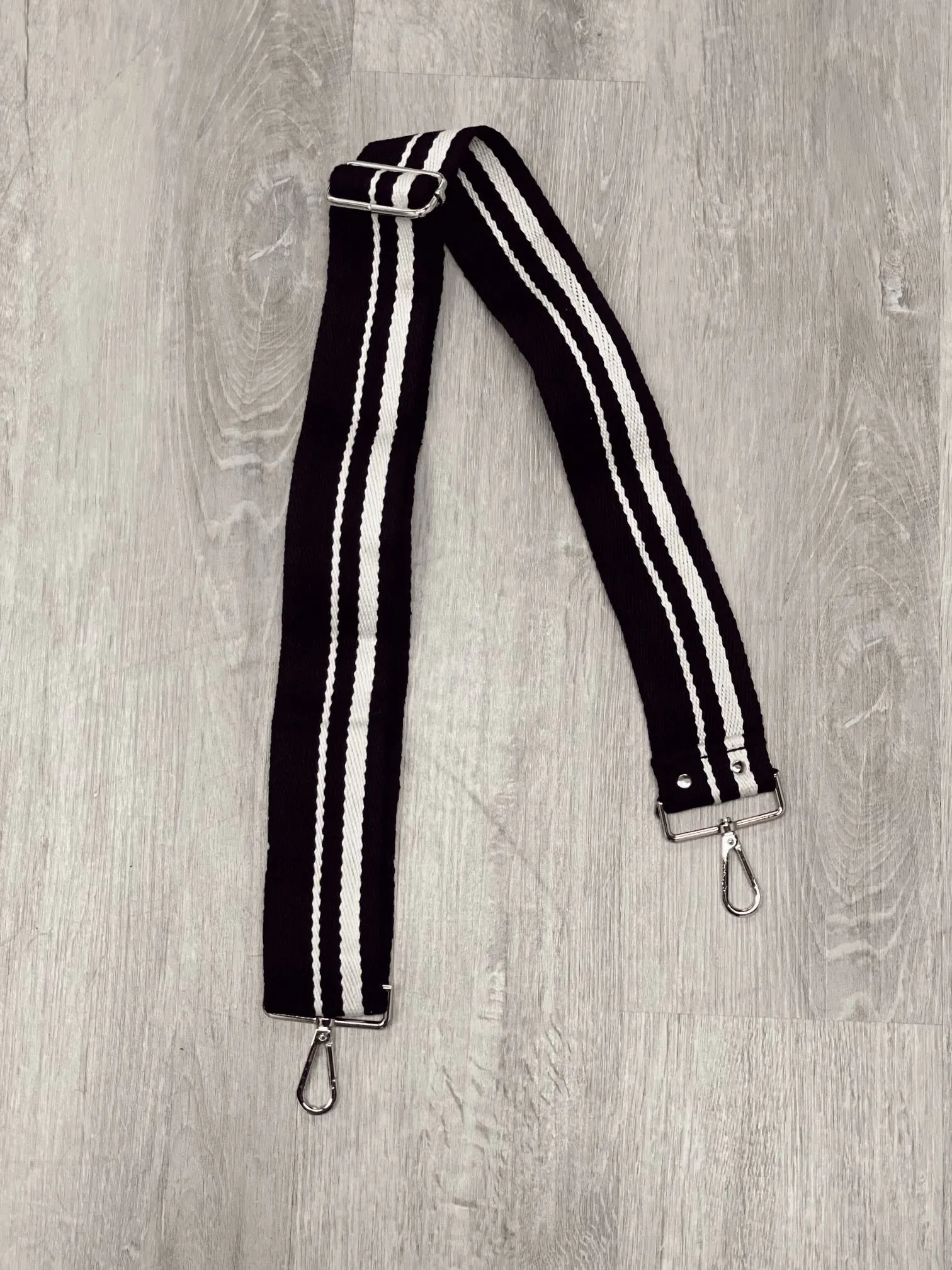 Black and white stripe bag   guitar strap