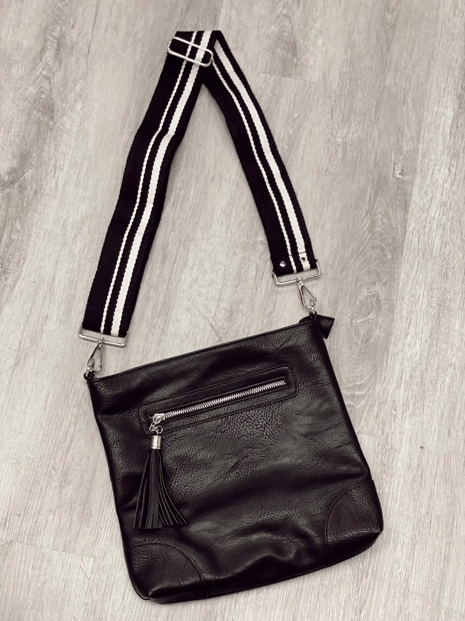 Black and white stripe bag   guitar strap