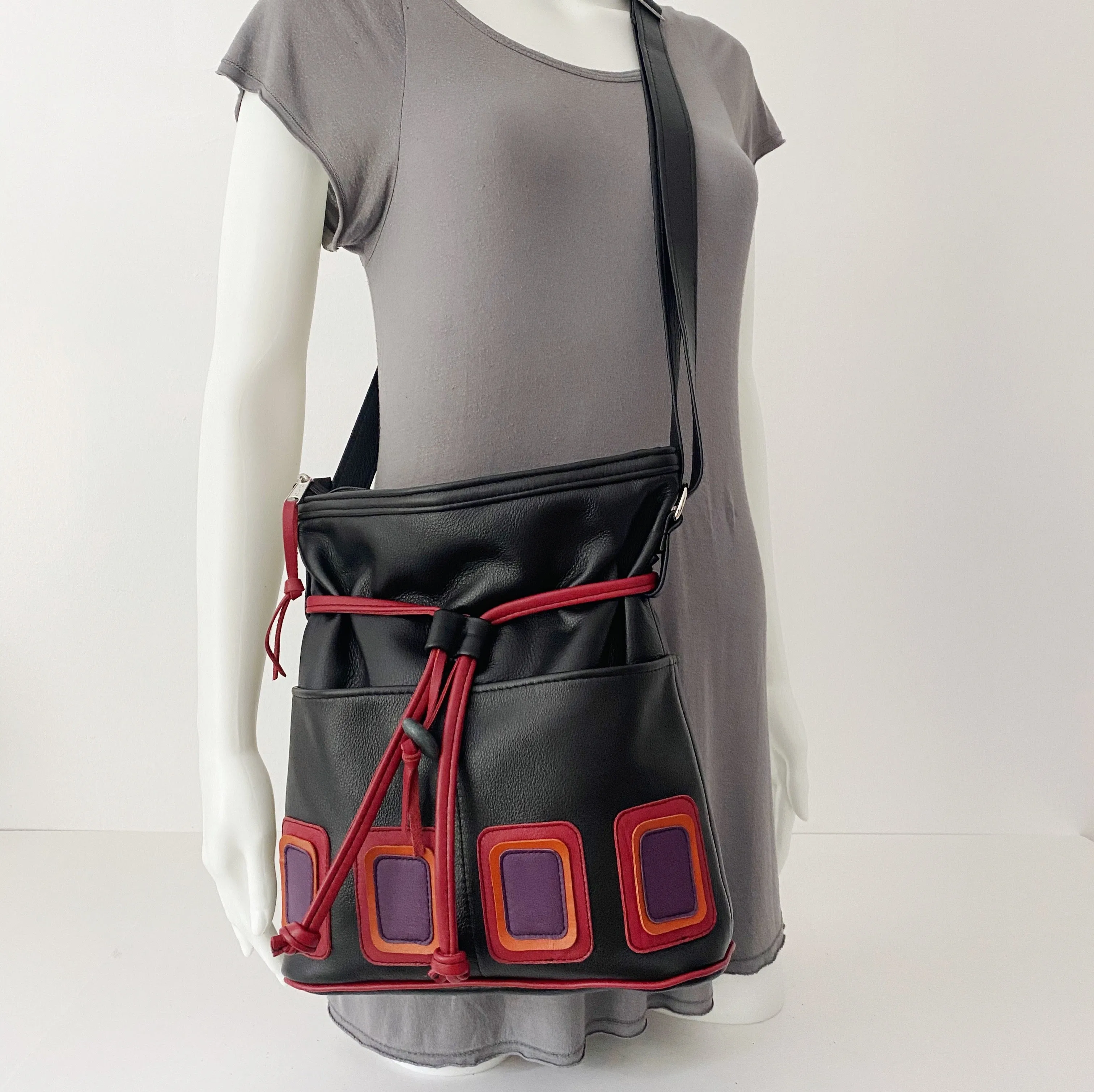 Four-Pocket Op-Art Purse - Medium Leather Drawstring Bag