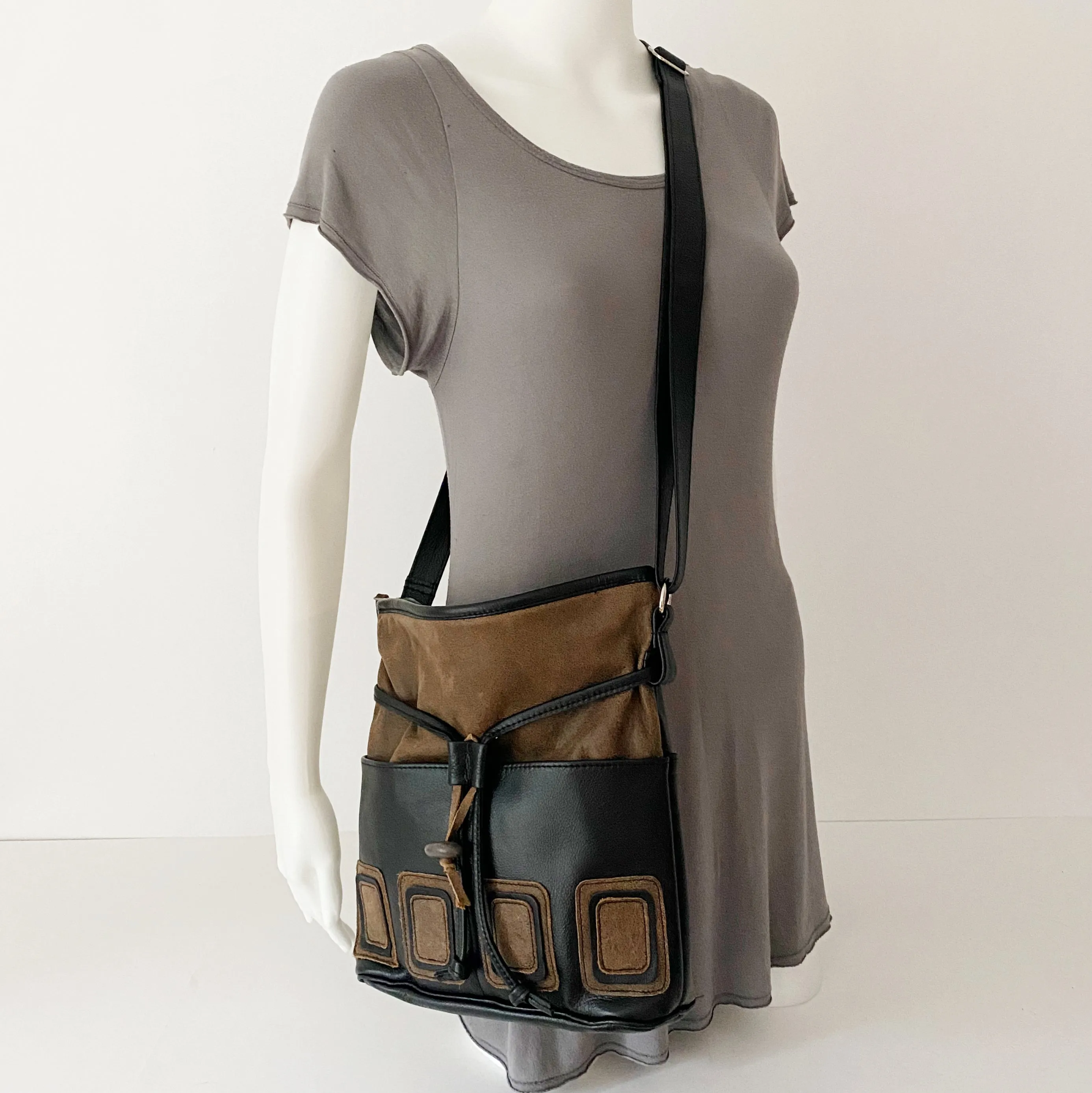 Four-Pocket Op-Art Purse - Medium Leather Drawstring Bag