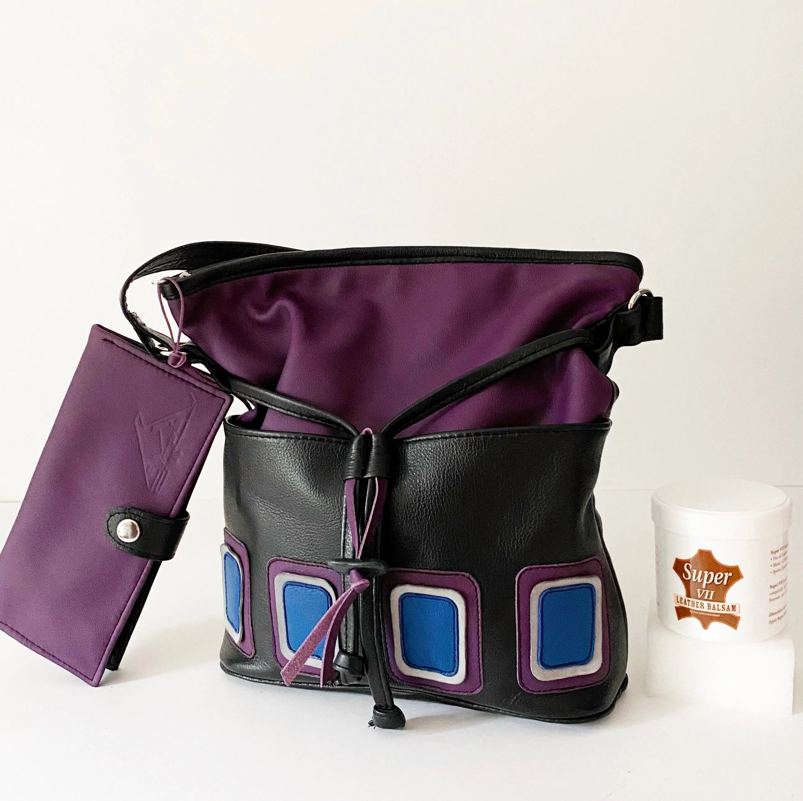 Four-Pocket Op-Art Purse - Medium Leather Drawstring Bag