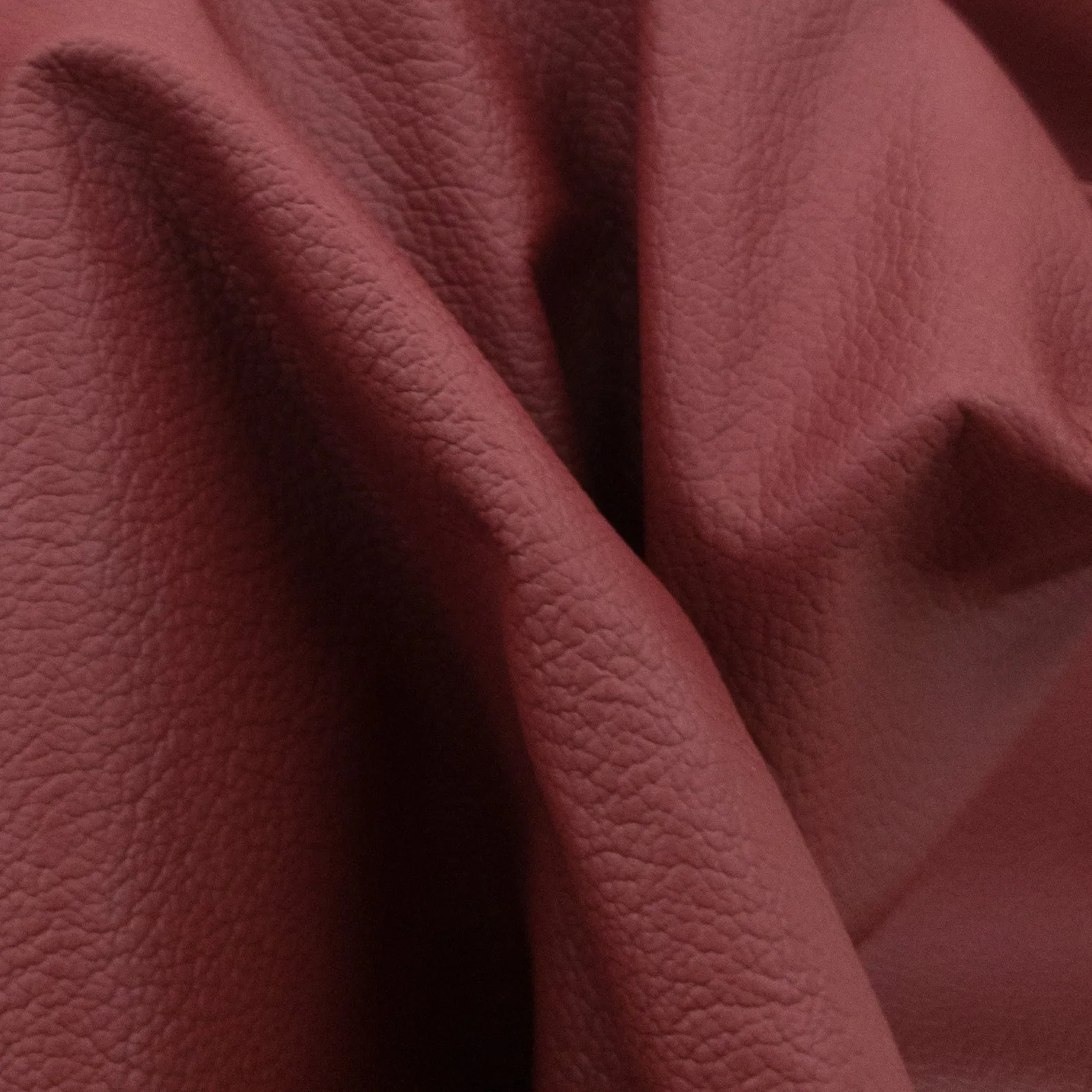 Red, 2-4 oz, 33-64 SqFt, Full Upholstery Cow Hides